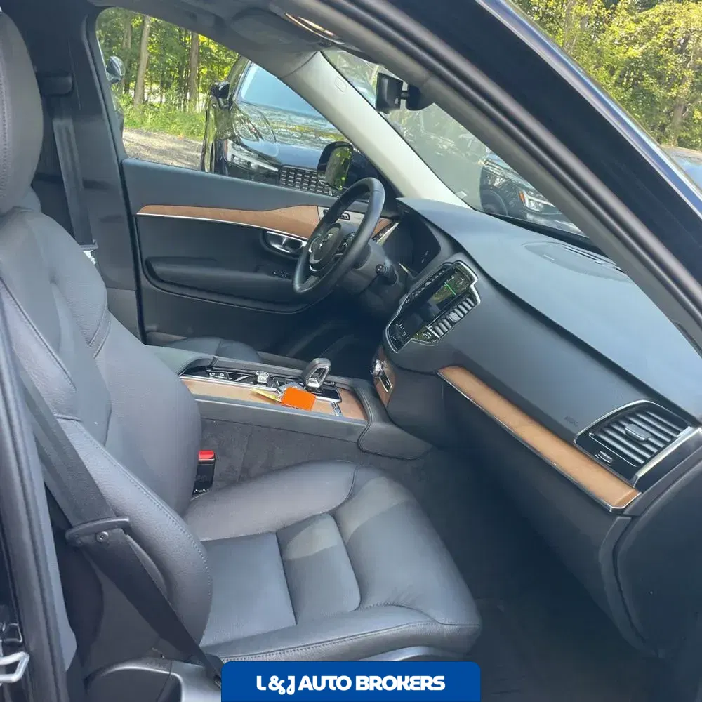 2025 Volvo XC90 B6 - Plus