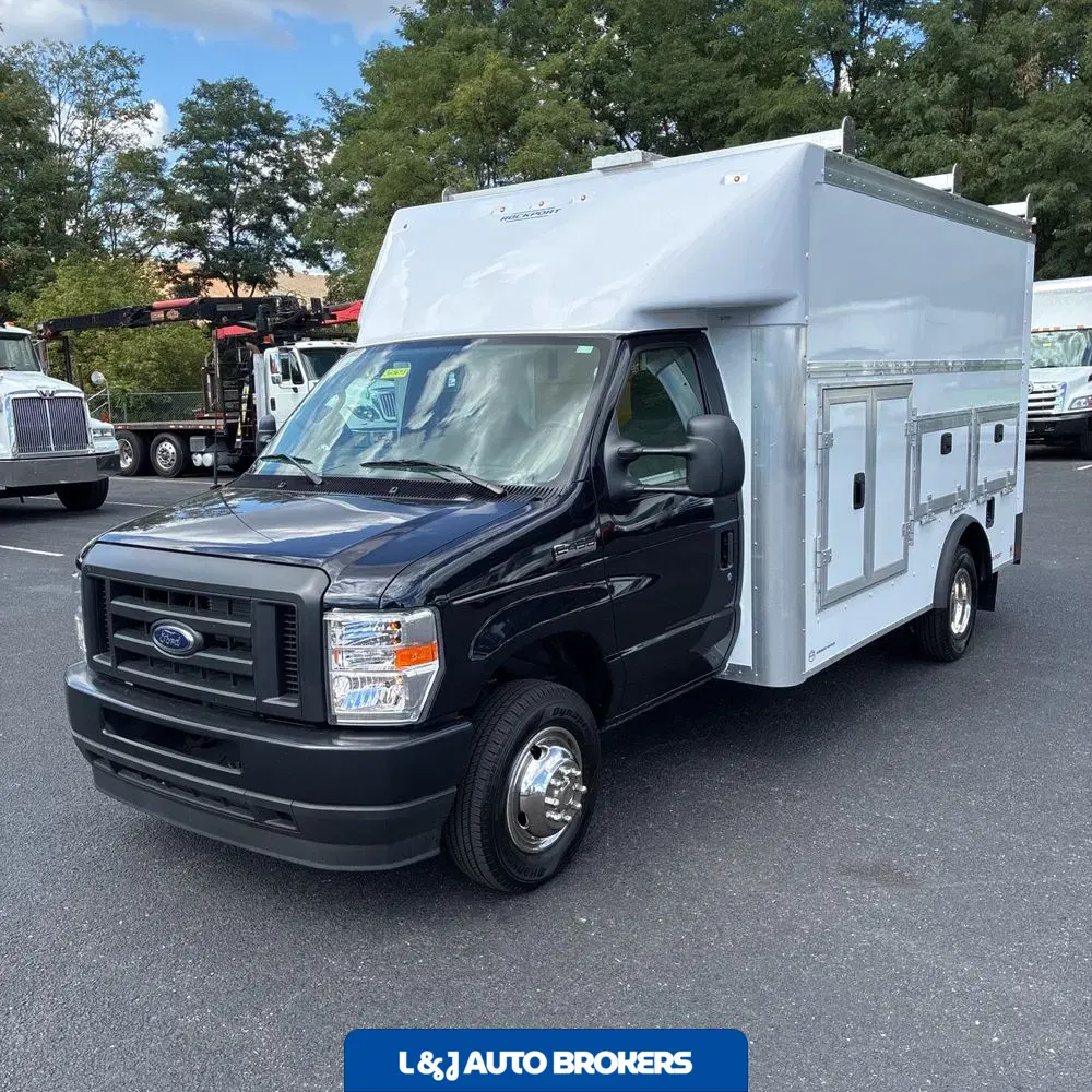 2025 Ford Commercial Vans E450
