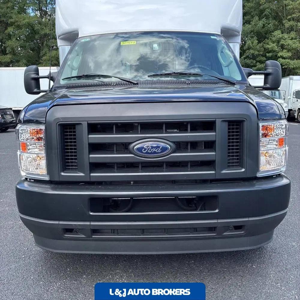 2025 Ford Commercial Vans E450