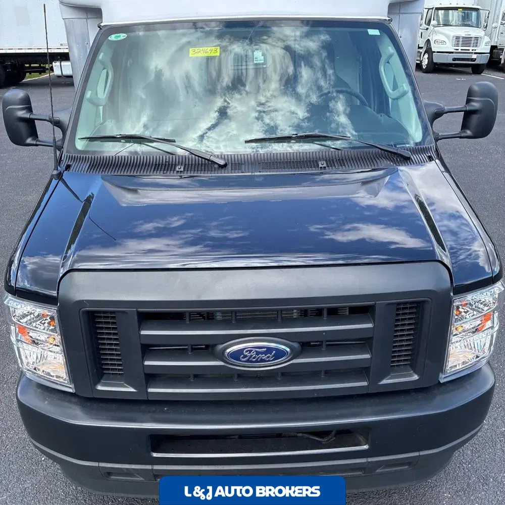 2025 Ford Commercial Vans E450