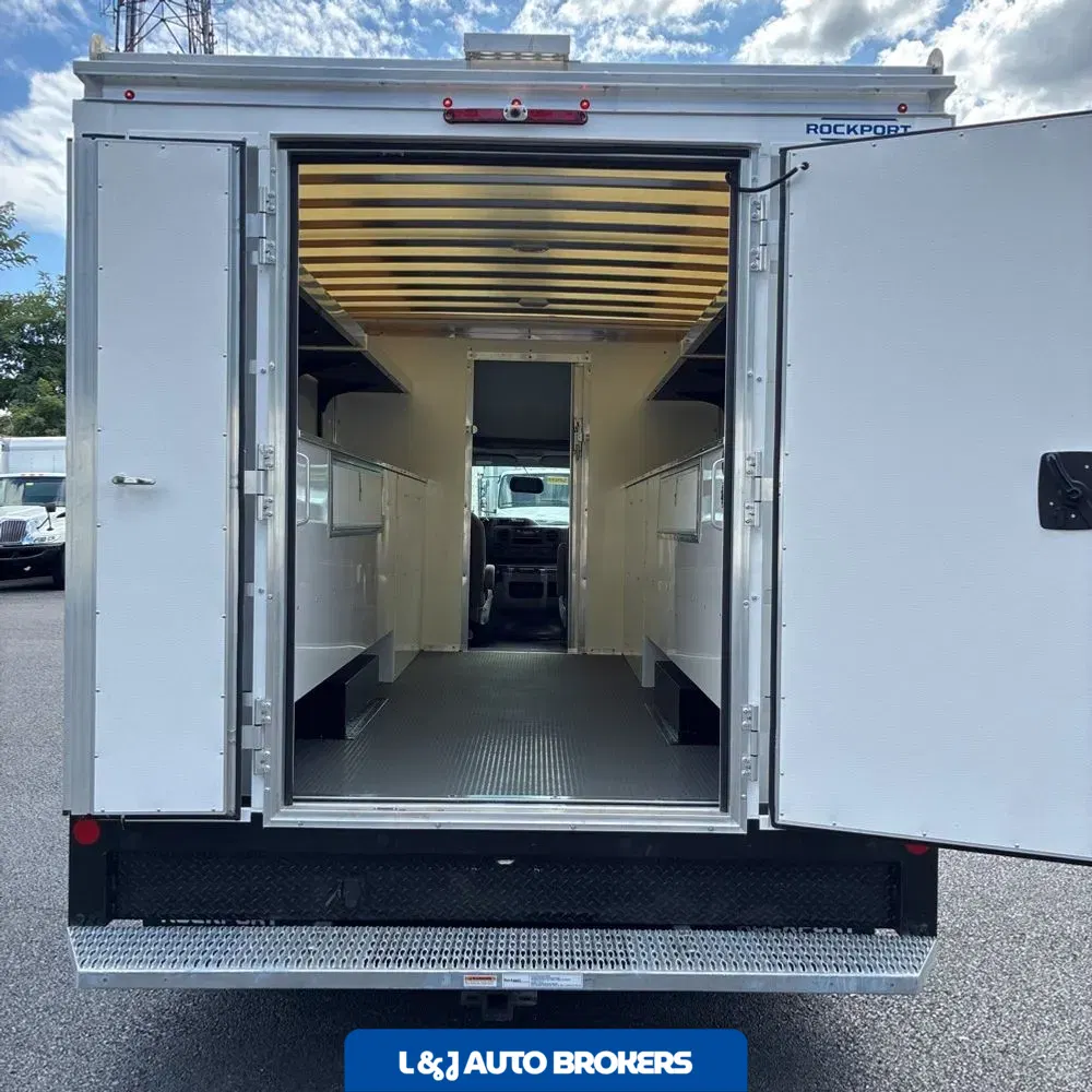 2025 Ford Commercial Vans E450