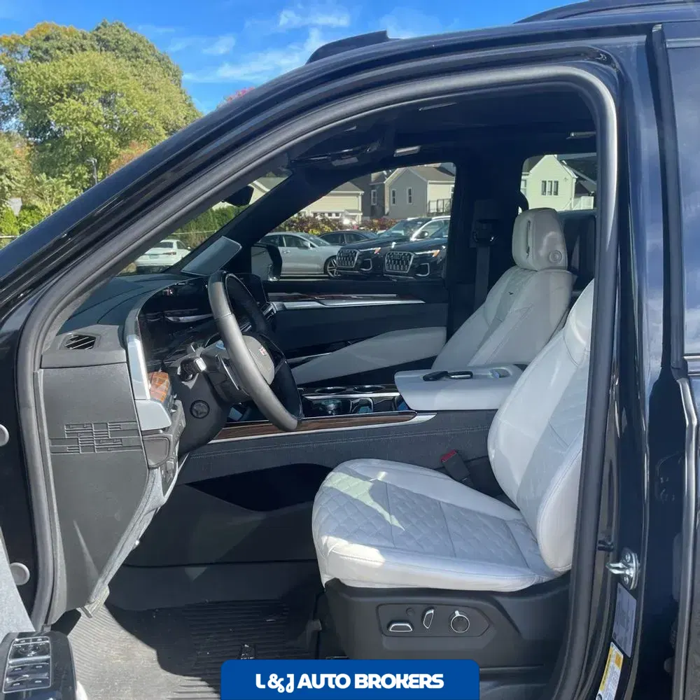 2025 Cadillac Escalade Sport Platinum