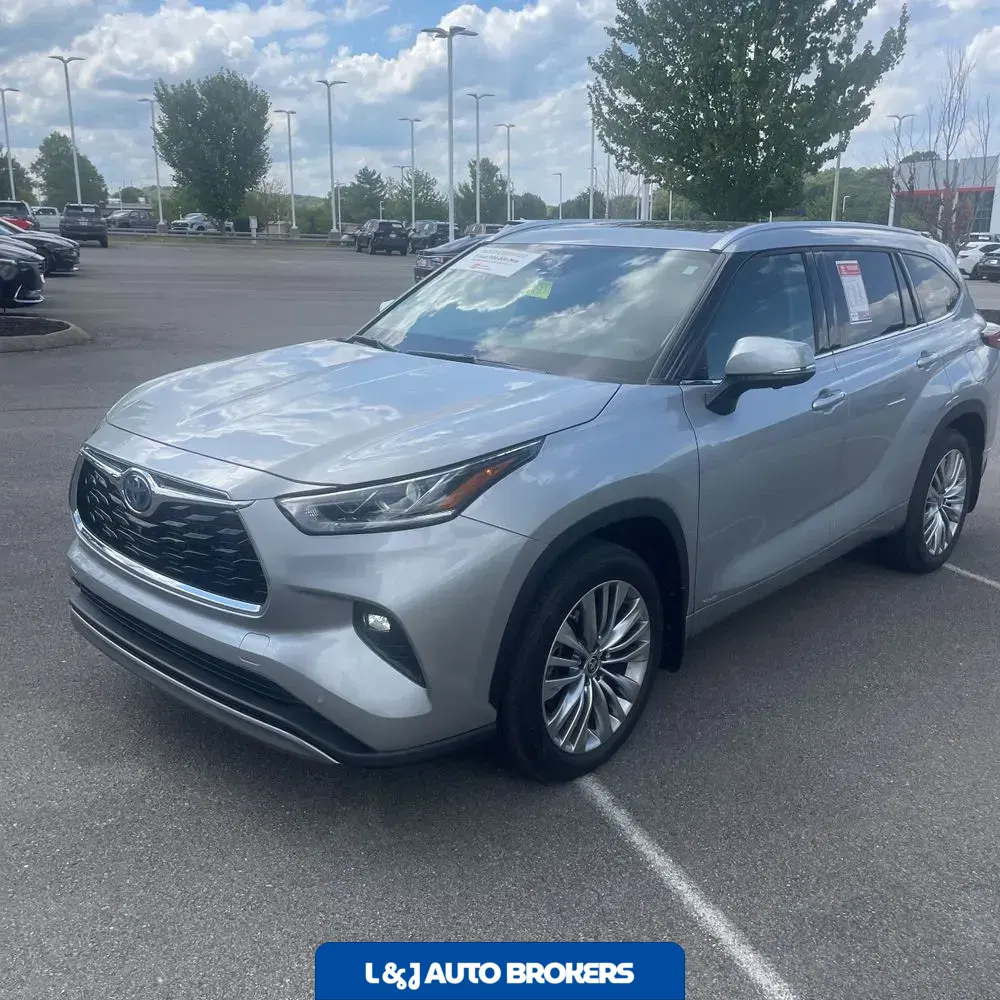 2024 Toyota Highlander Hybrid Platinum