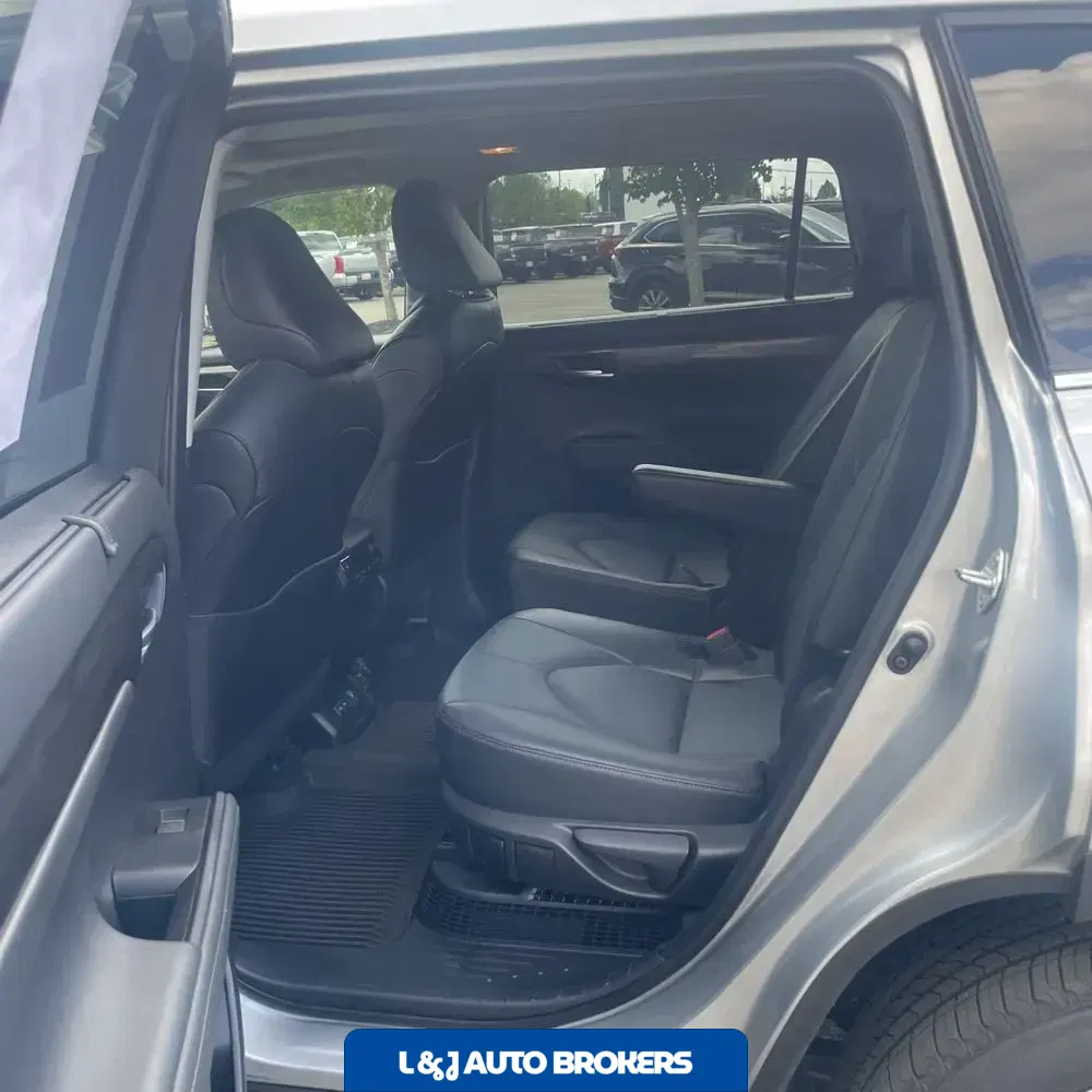 2024 Toyota Highlander Hybrid Platinum