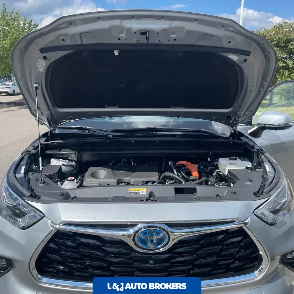 2024 Toyota Highlander Hybrid Platinum