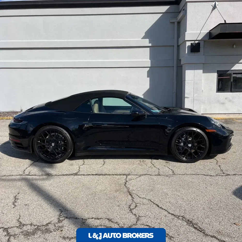 2022 Porsche 911 Carrera