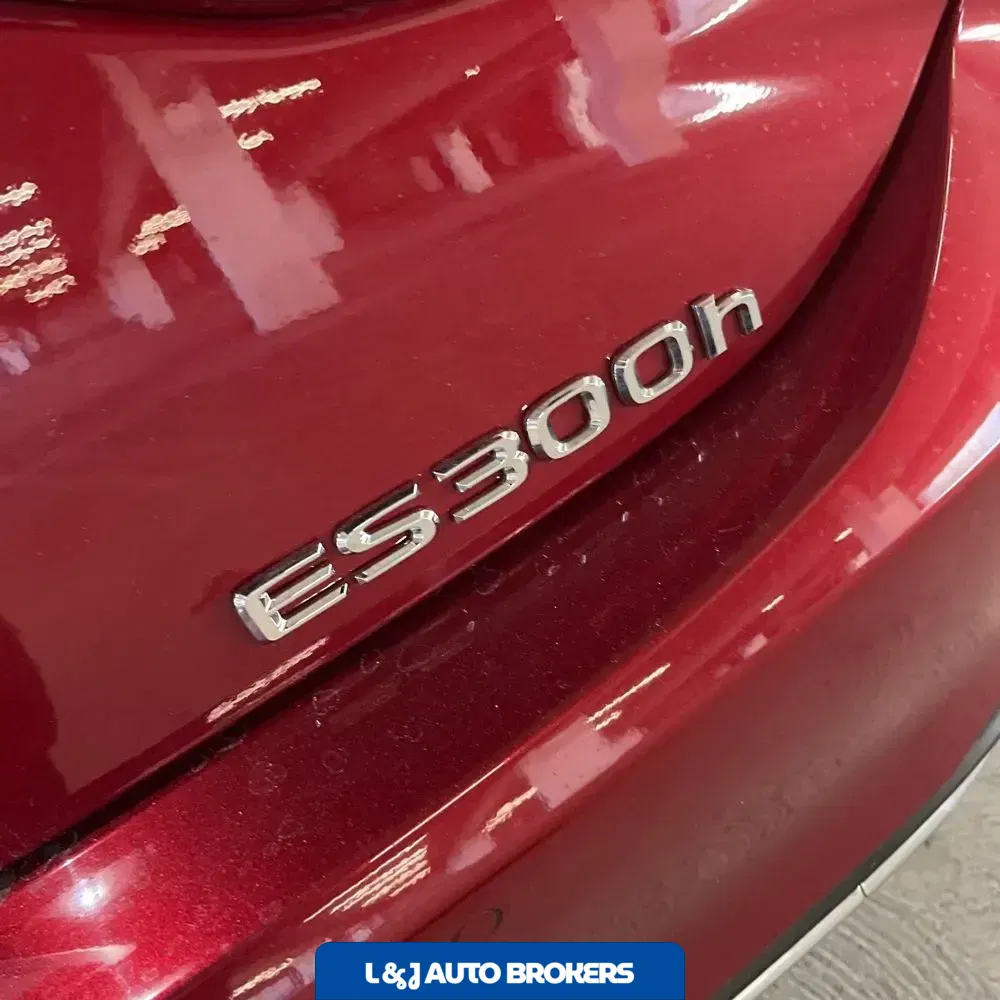 2024 Lexus ES 300h Luxury
