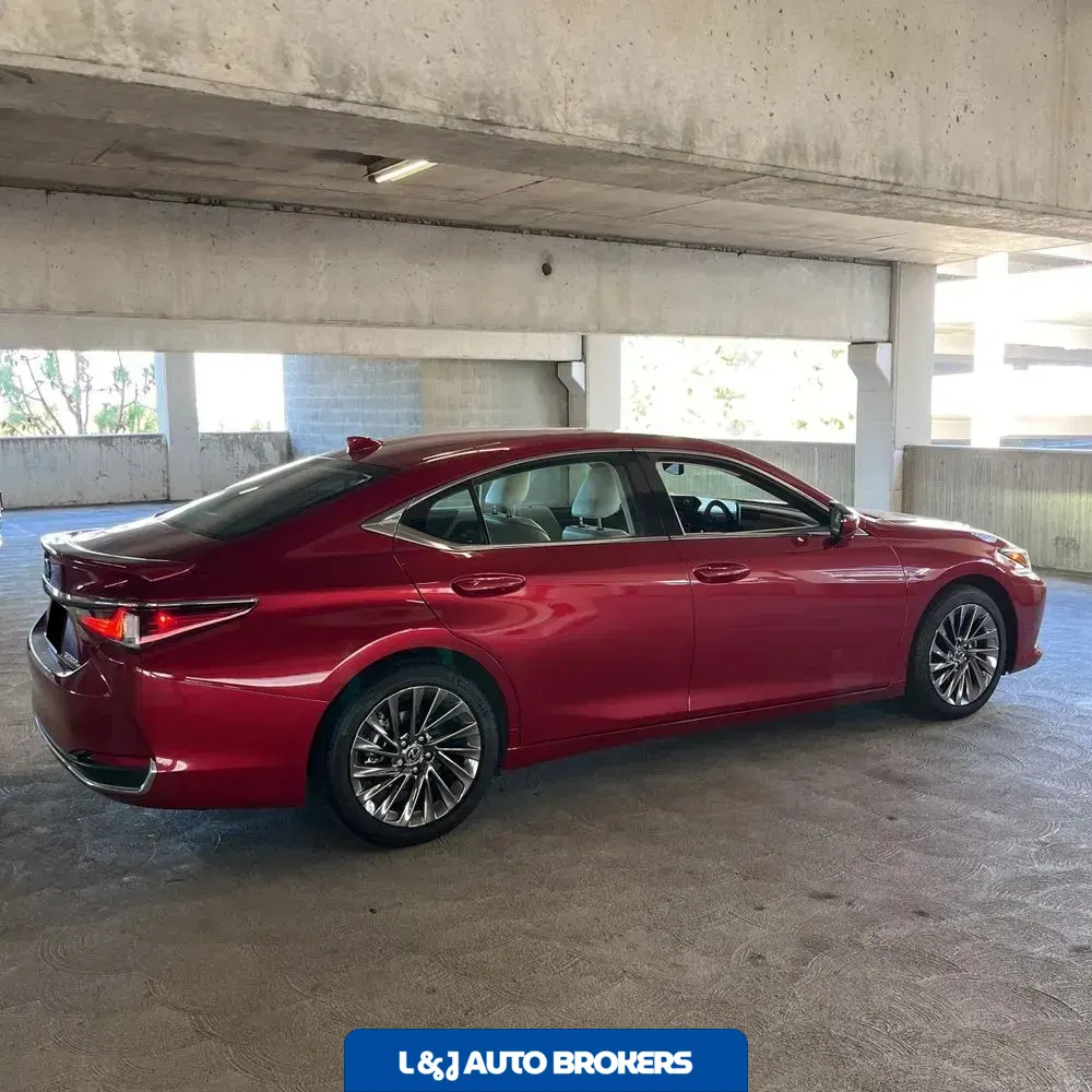 2024 Lexus ES 300h Luxury