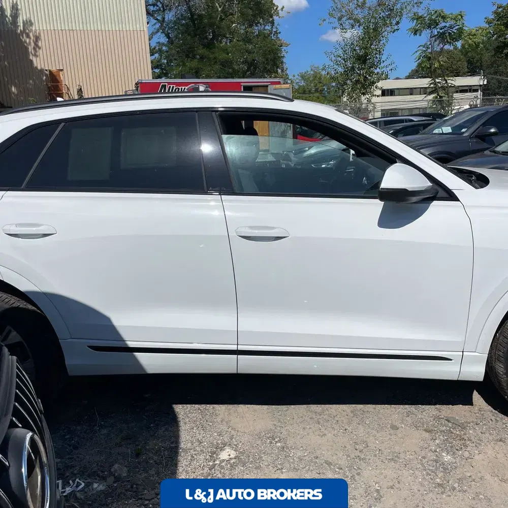 2025 Audi Q8 Premium 55