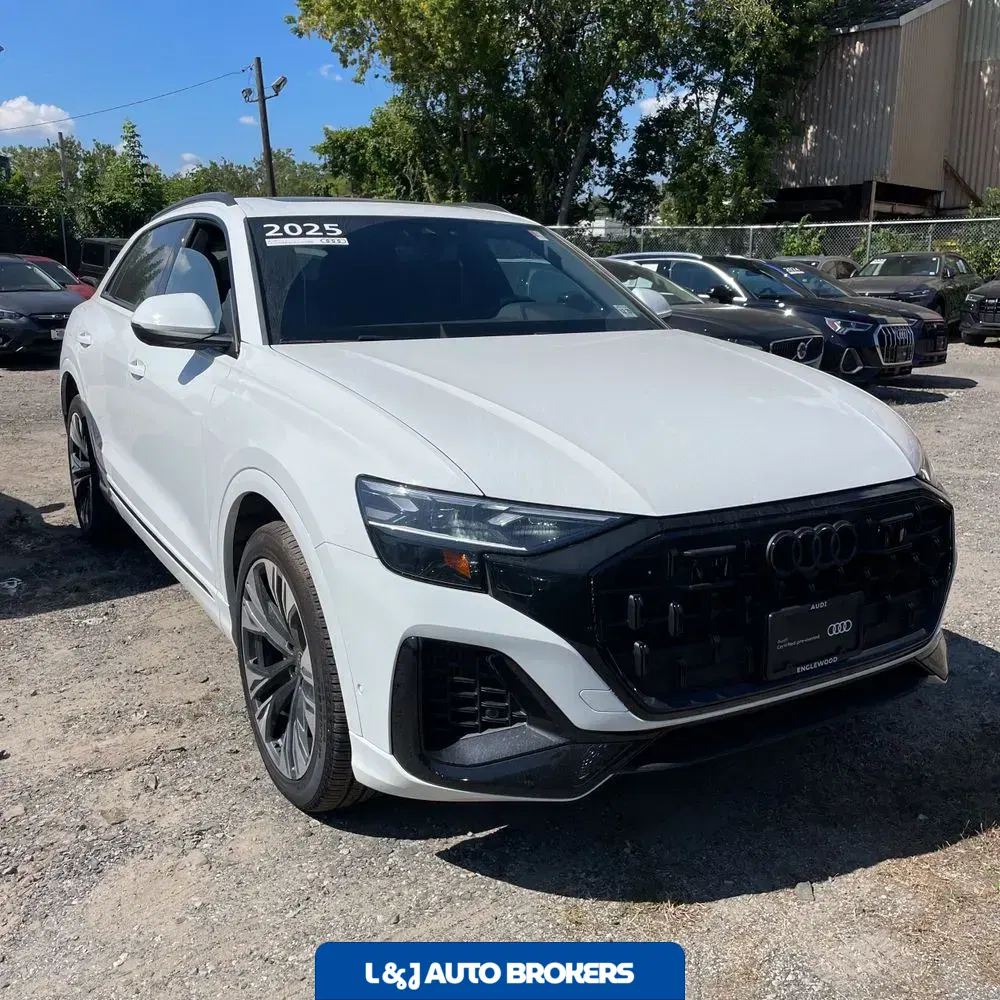 2025 Audi Q8 Premium 55