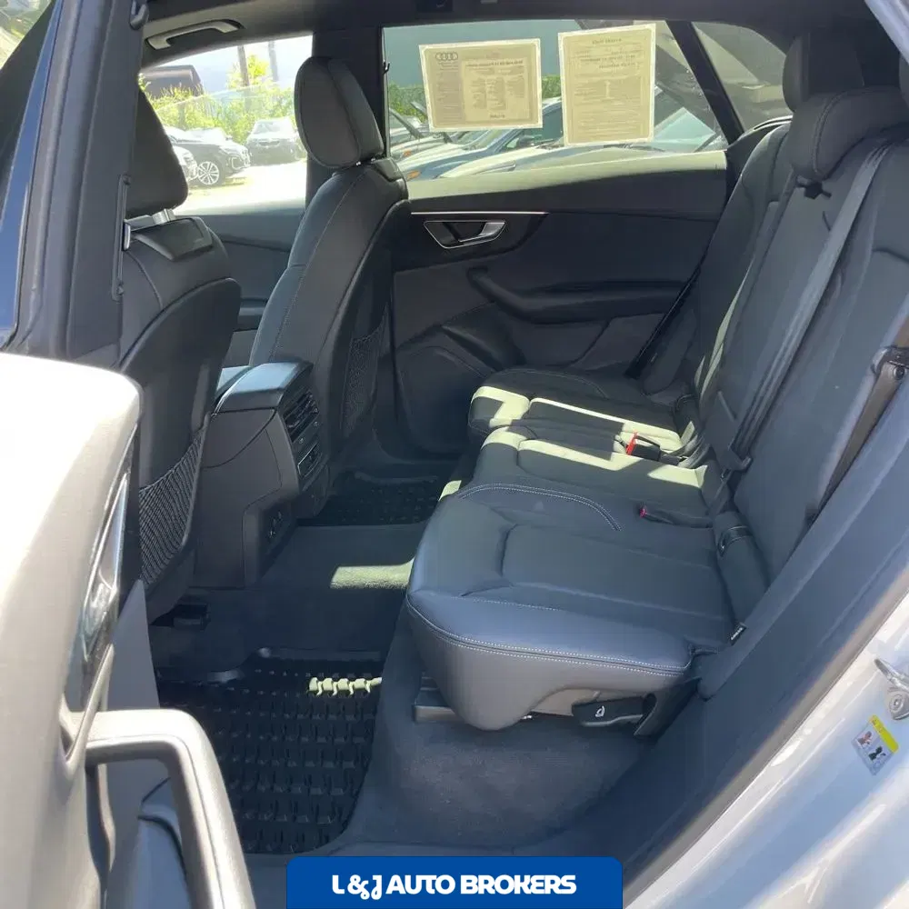 2025 Audi Q8 Premium 55