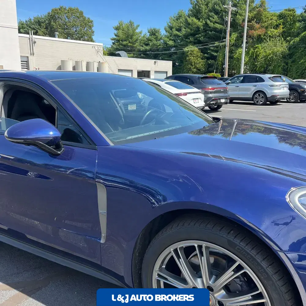2023 Porsche Panamera 4
