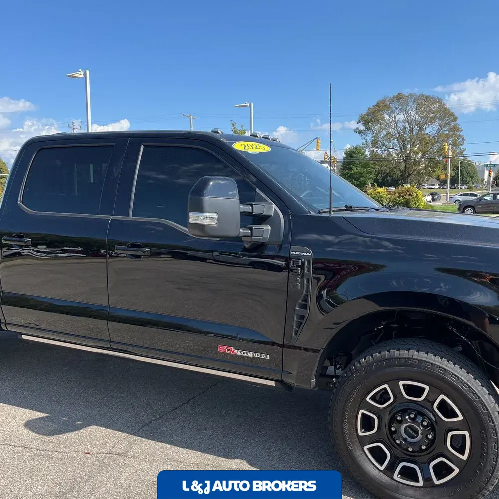 2025 Ford F-350 Super Duty Platinum