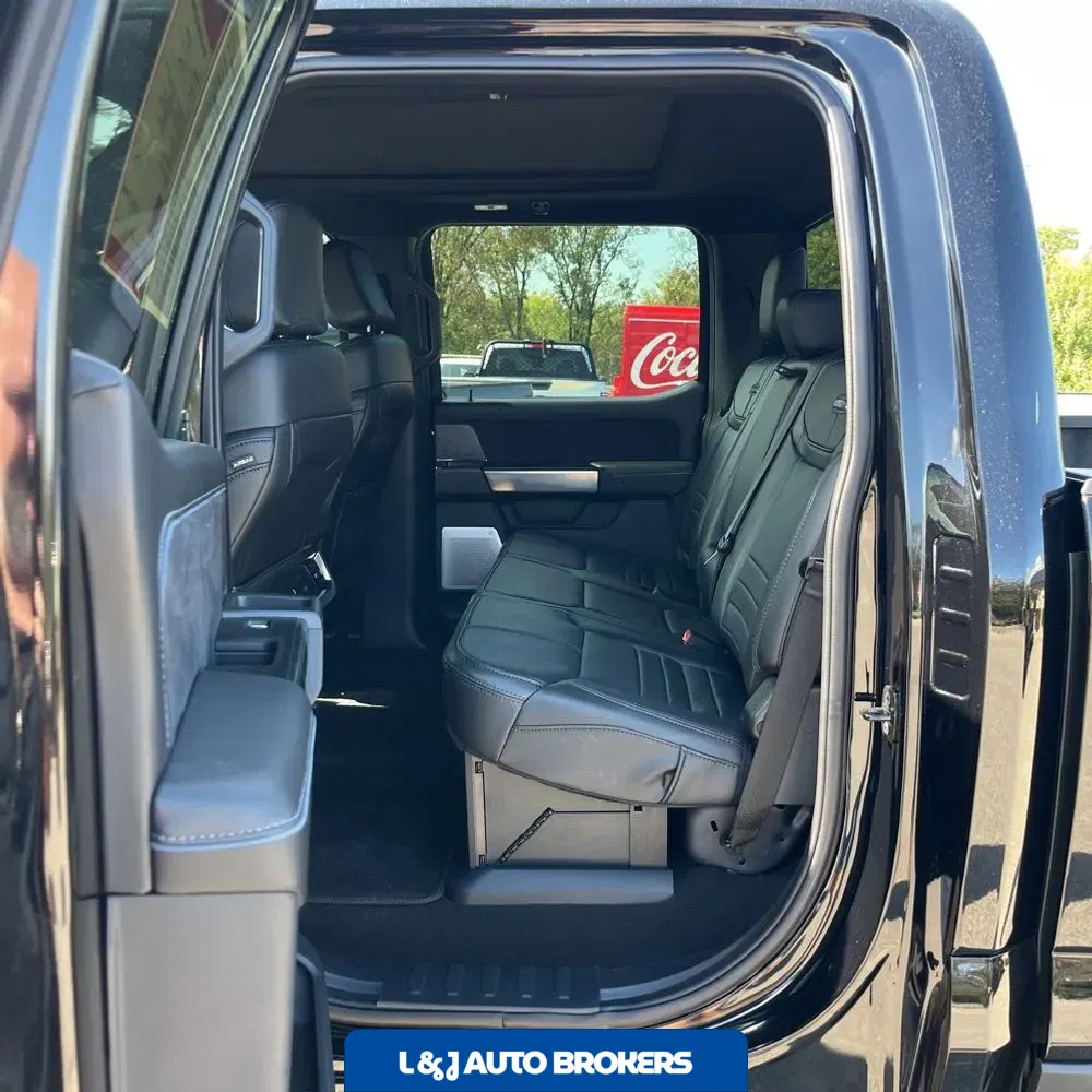 2025 Ford F-350 Super Duty Platinum