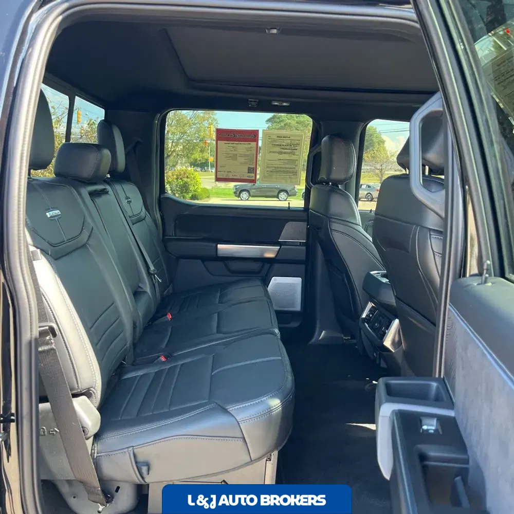 2025 Ford F-350 Super Duty Platinum