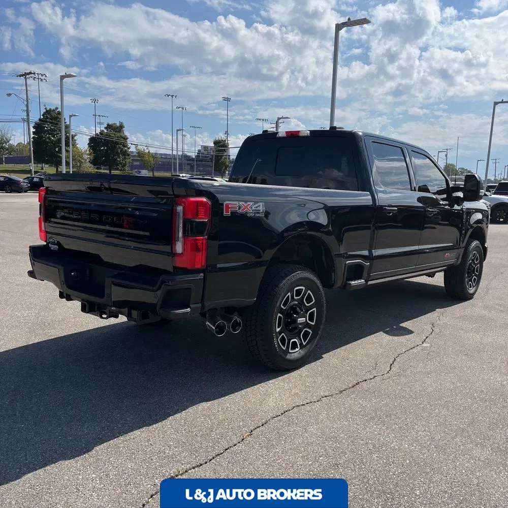2025 Ford F-350 Super Duty Platinum
