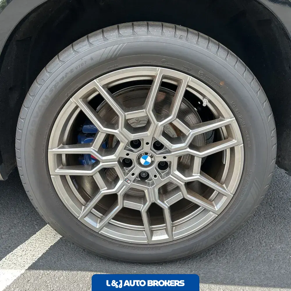 2023 BMW XM Base