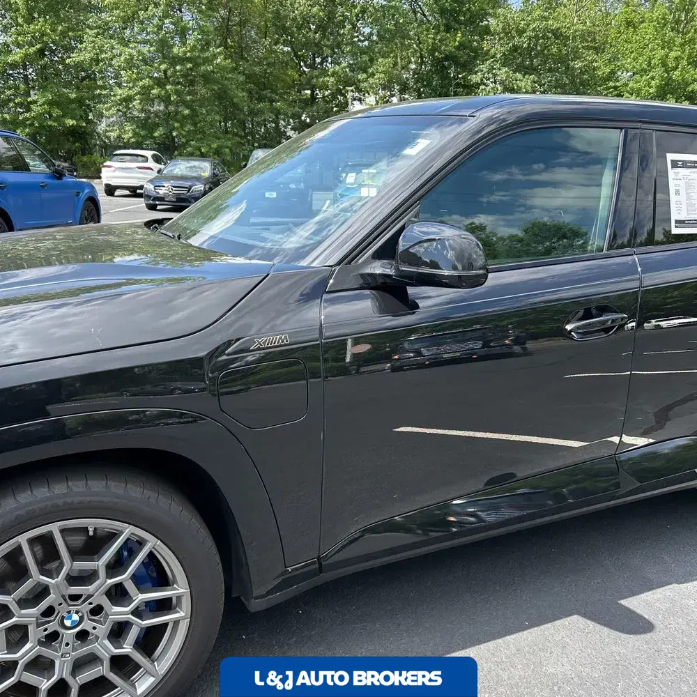 2023 BMW XM Base