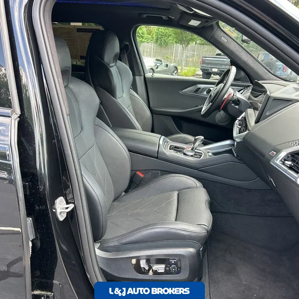2023 BMW XM Base