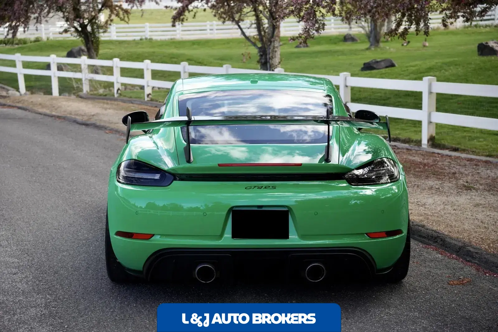 Signal Green 2023 Porsche 718 Cayman GT4 RS Weissach