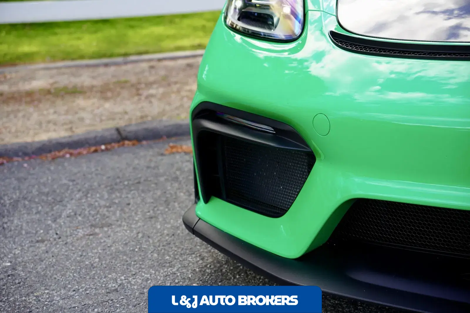 Signal Green 2023 Porsche 718 Cayman GT4 RS Weissach