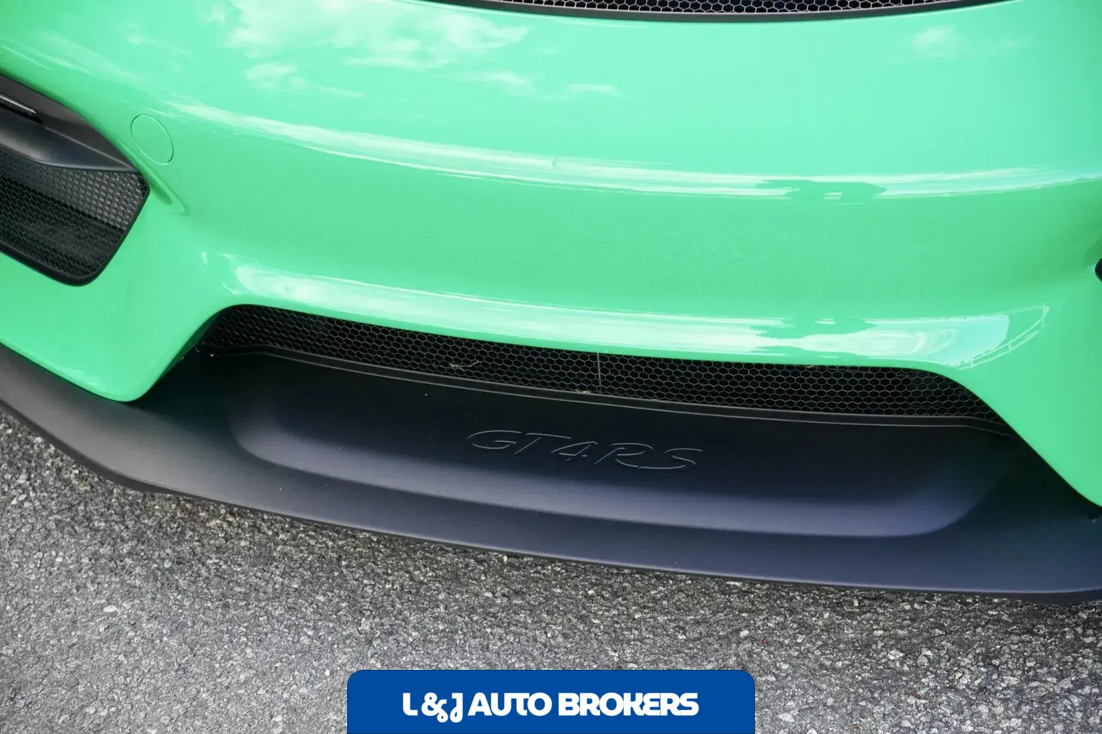 Signal Green 2023 Porsche 718 Cayman GT4 RS Weissach