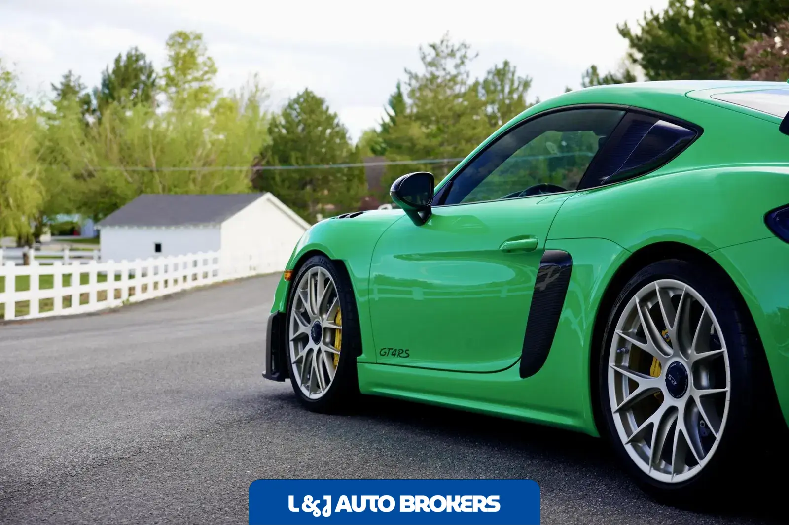 Signal Green 2023 Porsche 718 Cayman GT4 RS Weissach