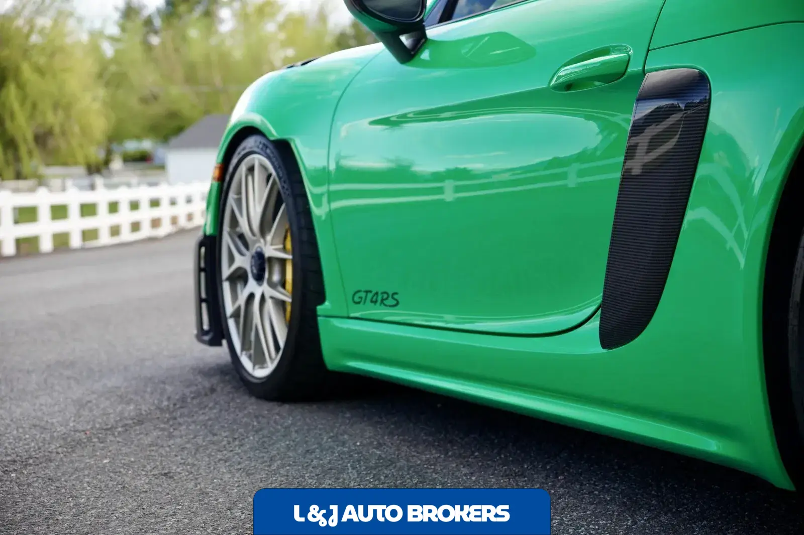 Signal Green 2023 Porsche 718 Cayman GT4 RS Weissach