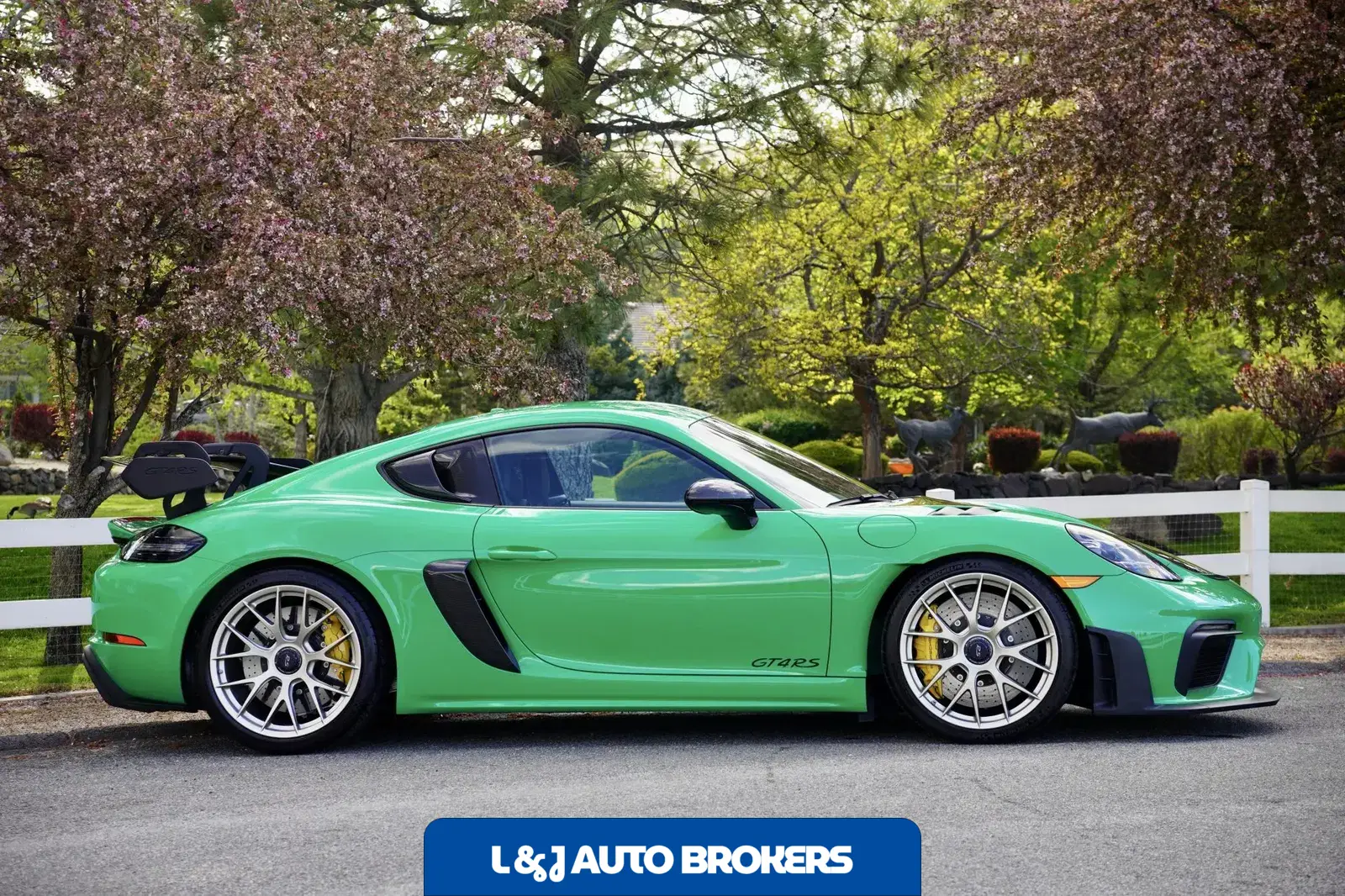 Signal Green 2023 Porsche 718 Cayman GT4 RS Weissach