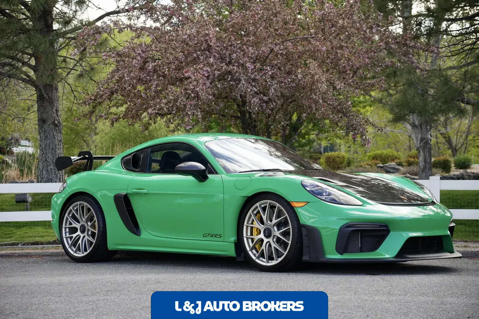 Signal Green 2023 Porsche 718 Cayman GT4 RS Weissach