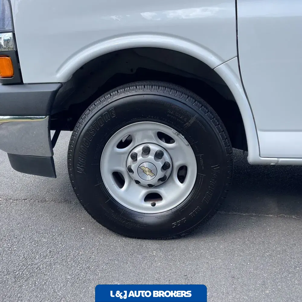 2025 Chevrolet Express LS 3500