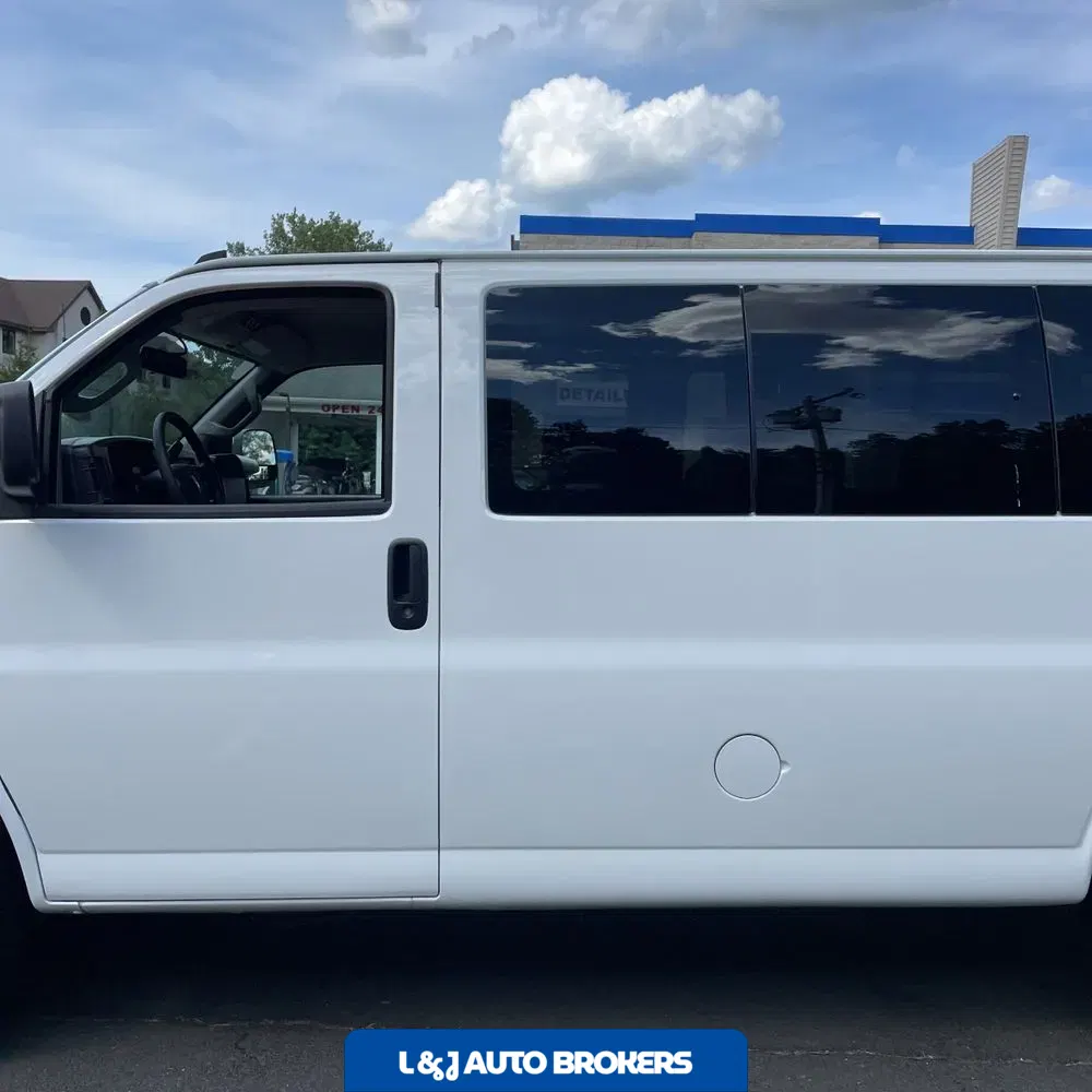 2025 Chevrolet Express LS 3500