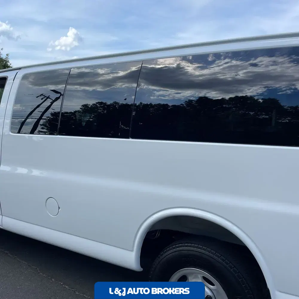 2025 Chevrolet Express LS 3500