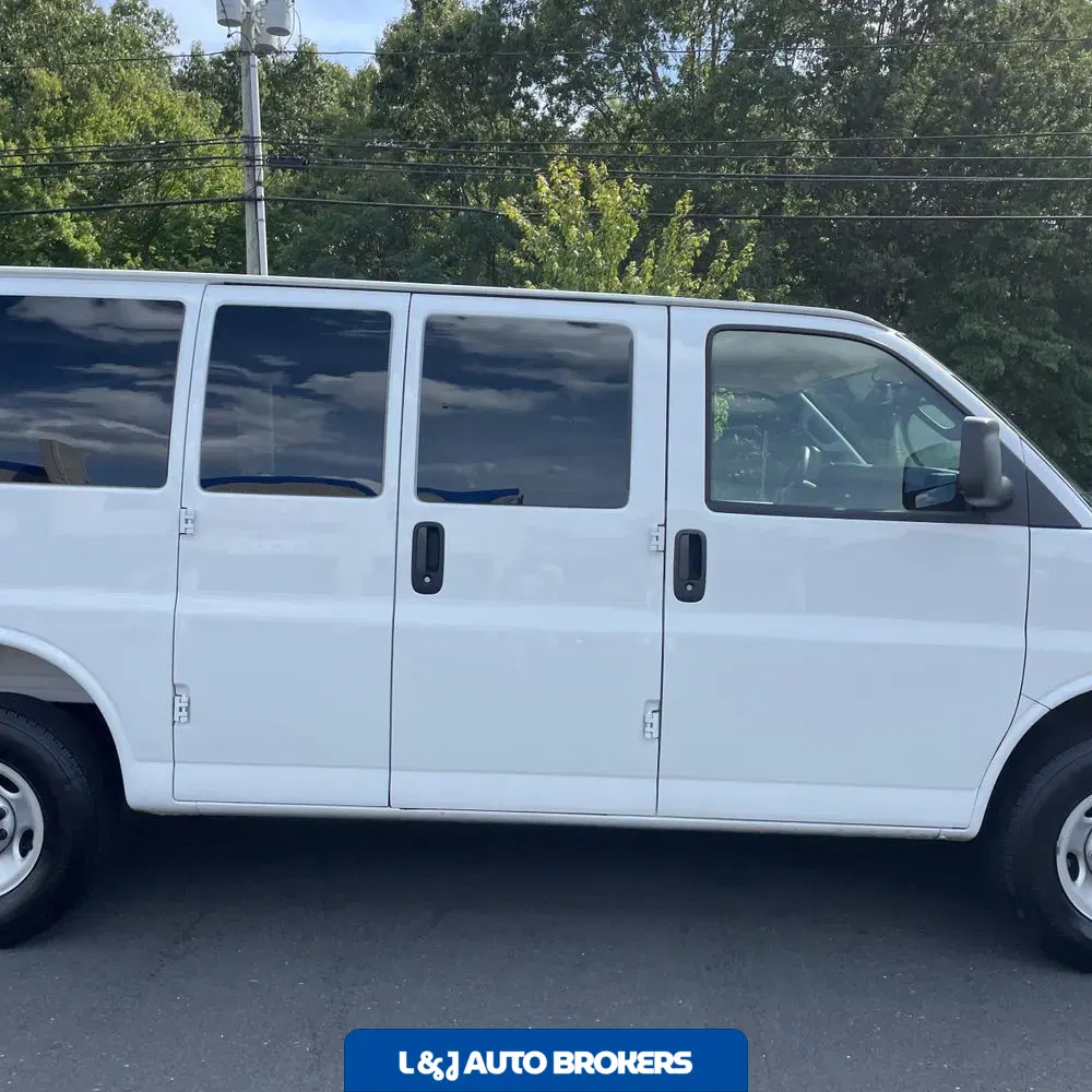 2025 Chevrolet Express LS 3500