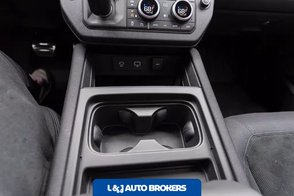 2023 Land Rover Defender 90 Carpathian Edition