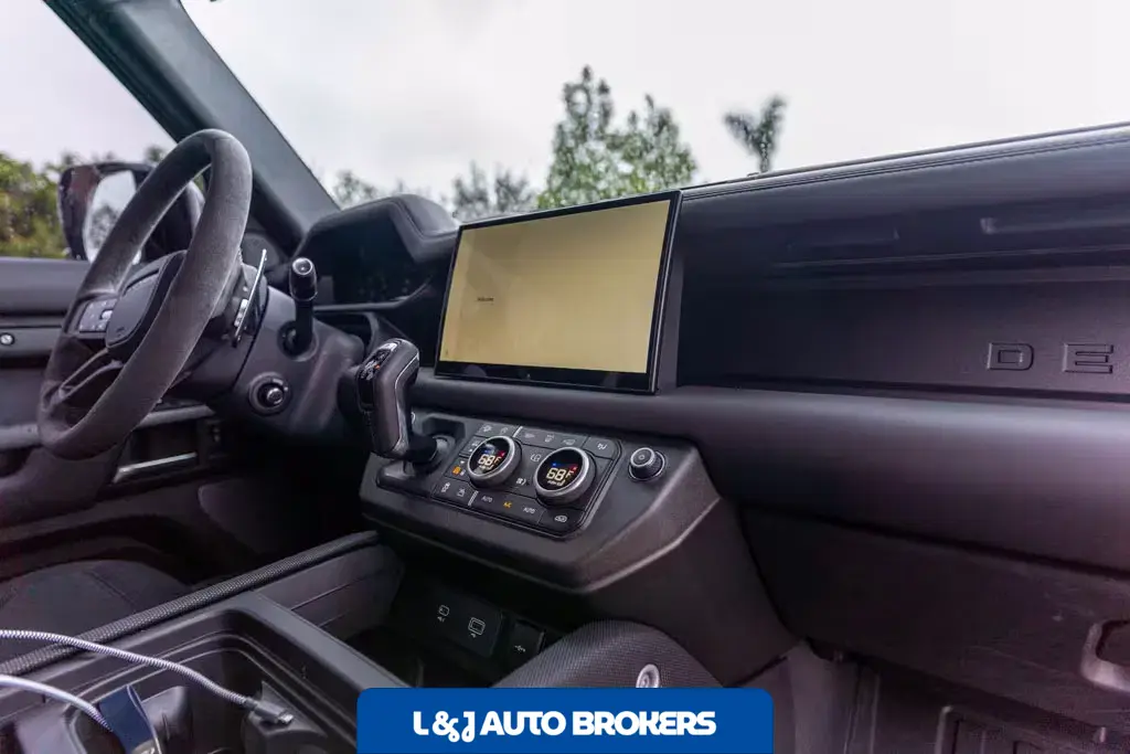 2023 Land Rover Defender 90 Carpathian Edition