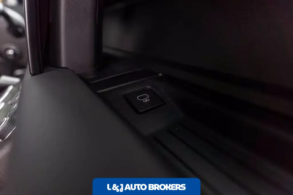 2023 Land Rover Defender 90 Carpathian Edition