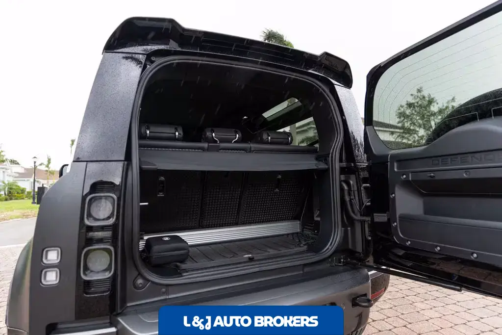 2023 Land Rover Defender 90 Carpathian Edition