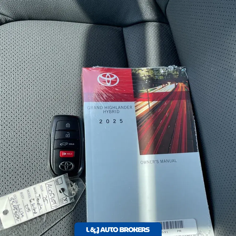 2025 Toyota Grand Highlander Hybrid XLE