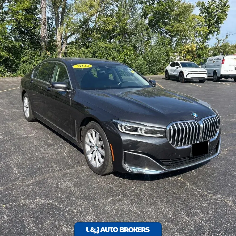 2022 BMW 7-Series 740i