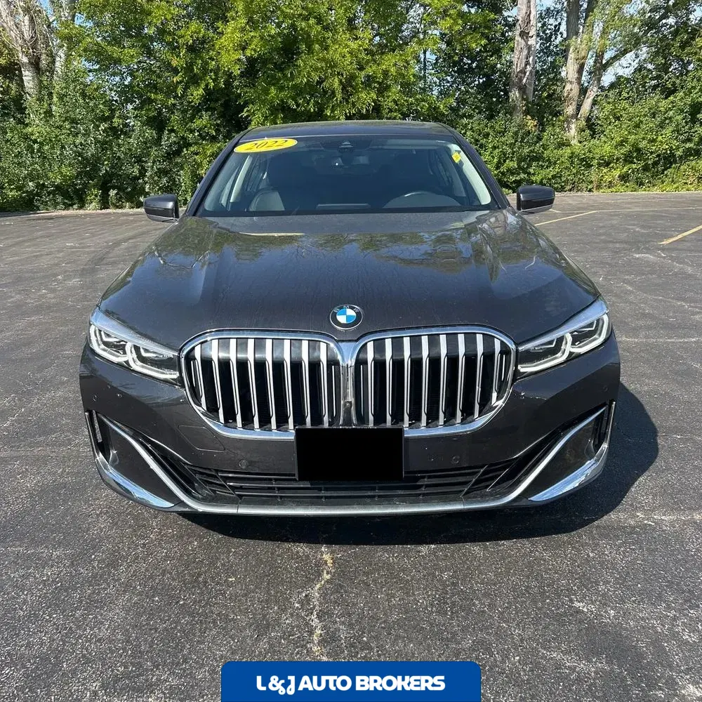 2022 BMW 7-Series 740i