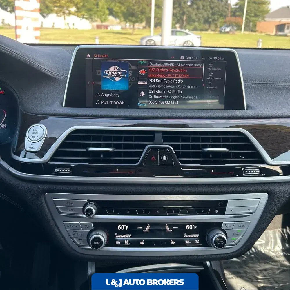 2022 BMW 7-Series 740i