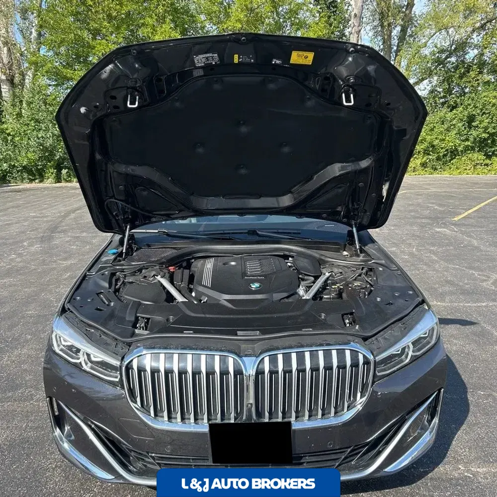 2022 BMW 7-Series 740i