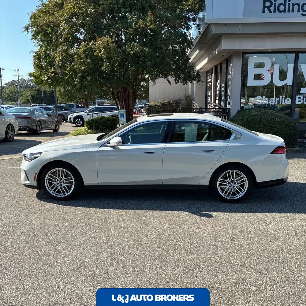 2025 BMW 5-Series 540i xDrive