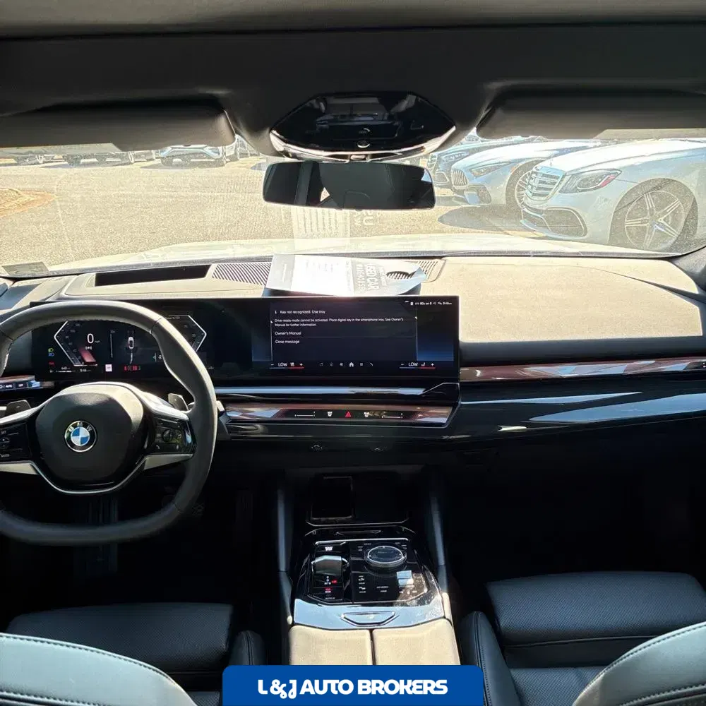 2025 BMW 5-Series 540i xDrive