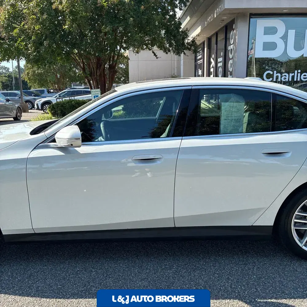 2025 BMW 5-Series 540i xDrive