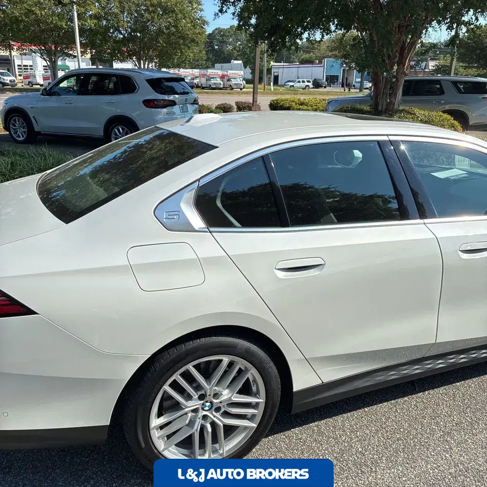 2025 BMW 5-Series 540i xDrive