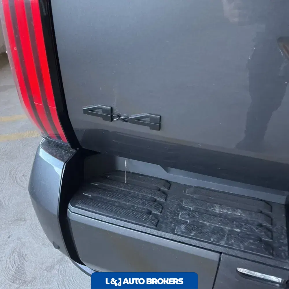 2024 Toyota Tundra Platinum HV