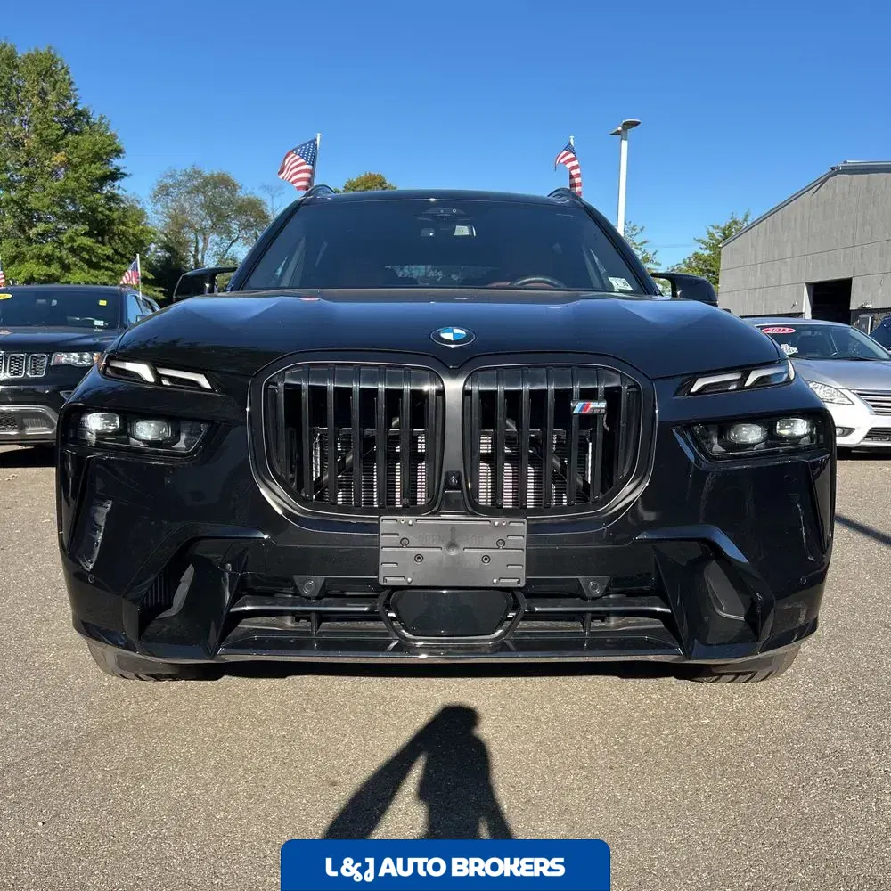 2025 BMW X7 M60i