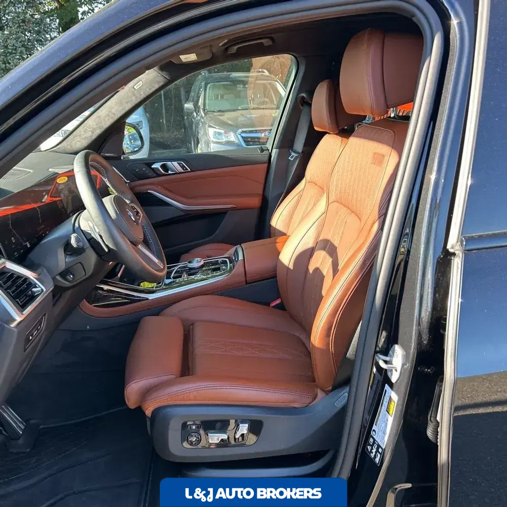 2025 BMW X7 M60i